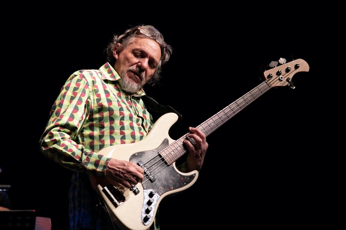 20h Carlo Mombelli & Sigi Kutterer featuring Gabisile Motuba