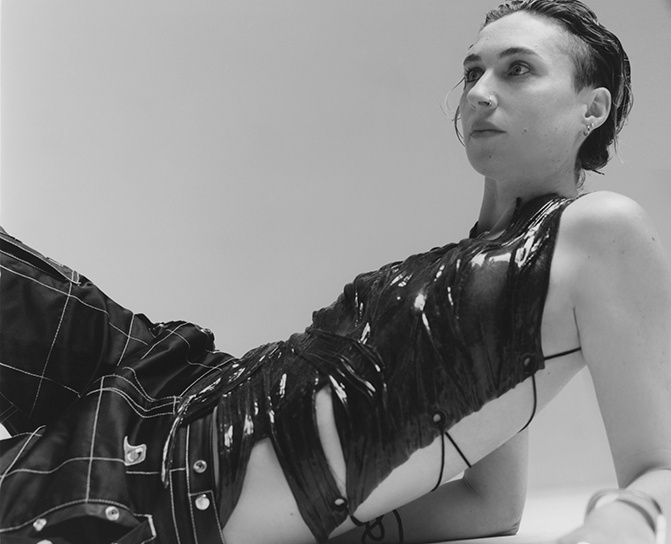 Jamais Dimanche: Zoë Mc Pherson, Yuko Araki