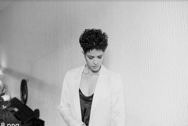 Aline Frazão (AGO)