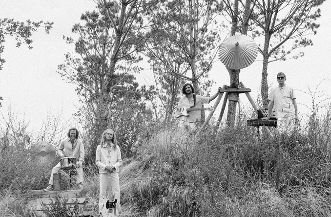 YĪN YĪN (NL) Psychrock, Asian cosmic dance