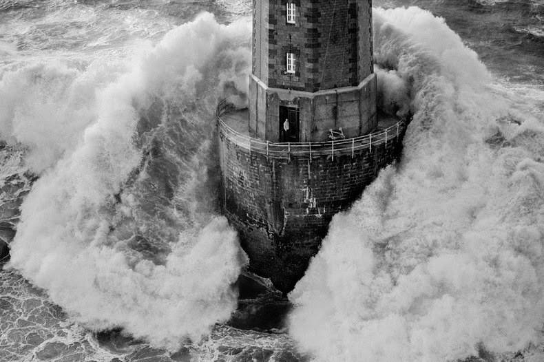 TSUNAMI OF LOVE