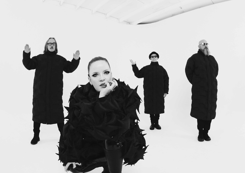 GARBAGE (US) + LUCIA & THE BEST BOYS (UK)