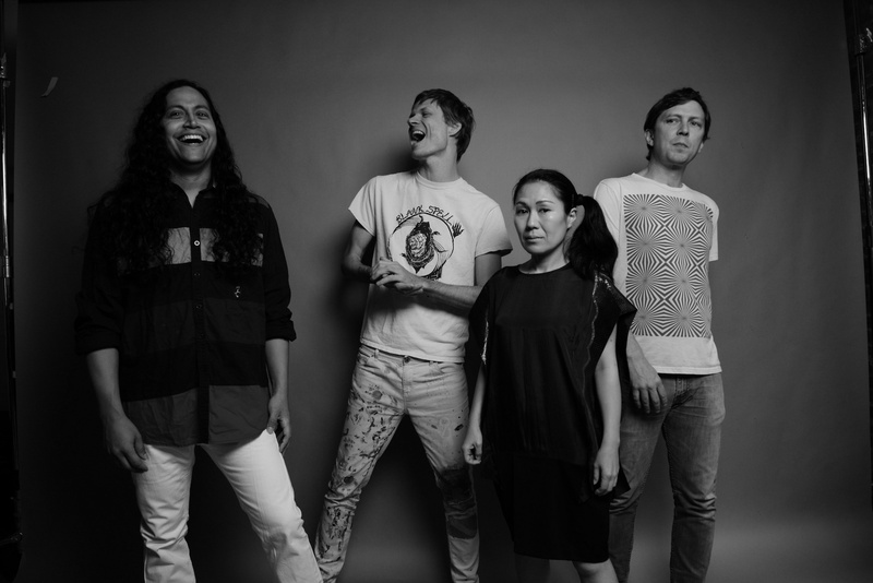 Deerhoof (US) & Zahnfleisch (CH)