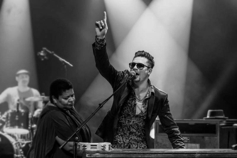 RAPHAEL WRESSNIG & THE SOUL GIFT BAND