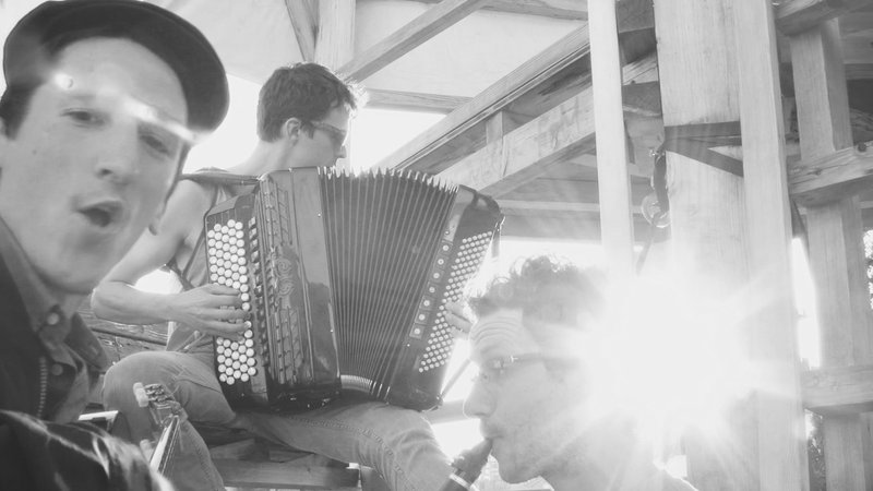SUMA COVJEK & THE NOZEZ