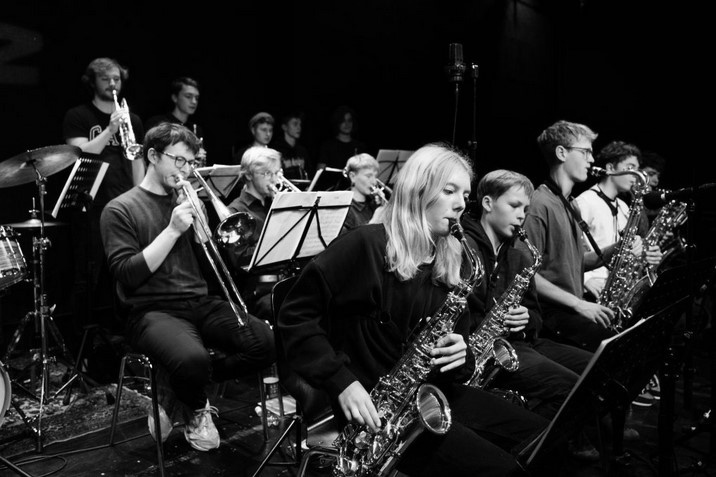 JAZZWERKSTATT and bee-flat present: Konsi Big Band Bern (CH)