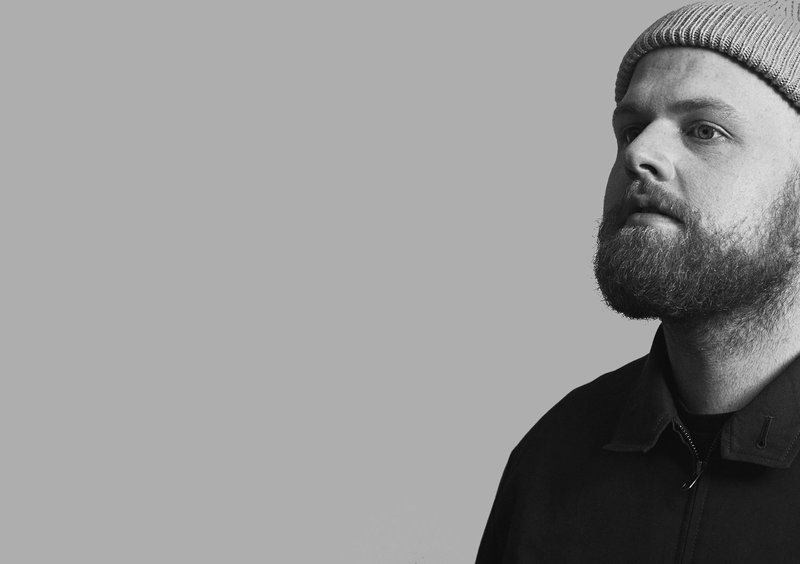 TOM WALKER (UK)