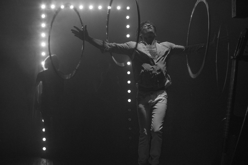 Cie Rasposo (F) - "Oraison" - cirque forain, intimiste, troublant et libérateur