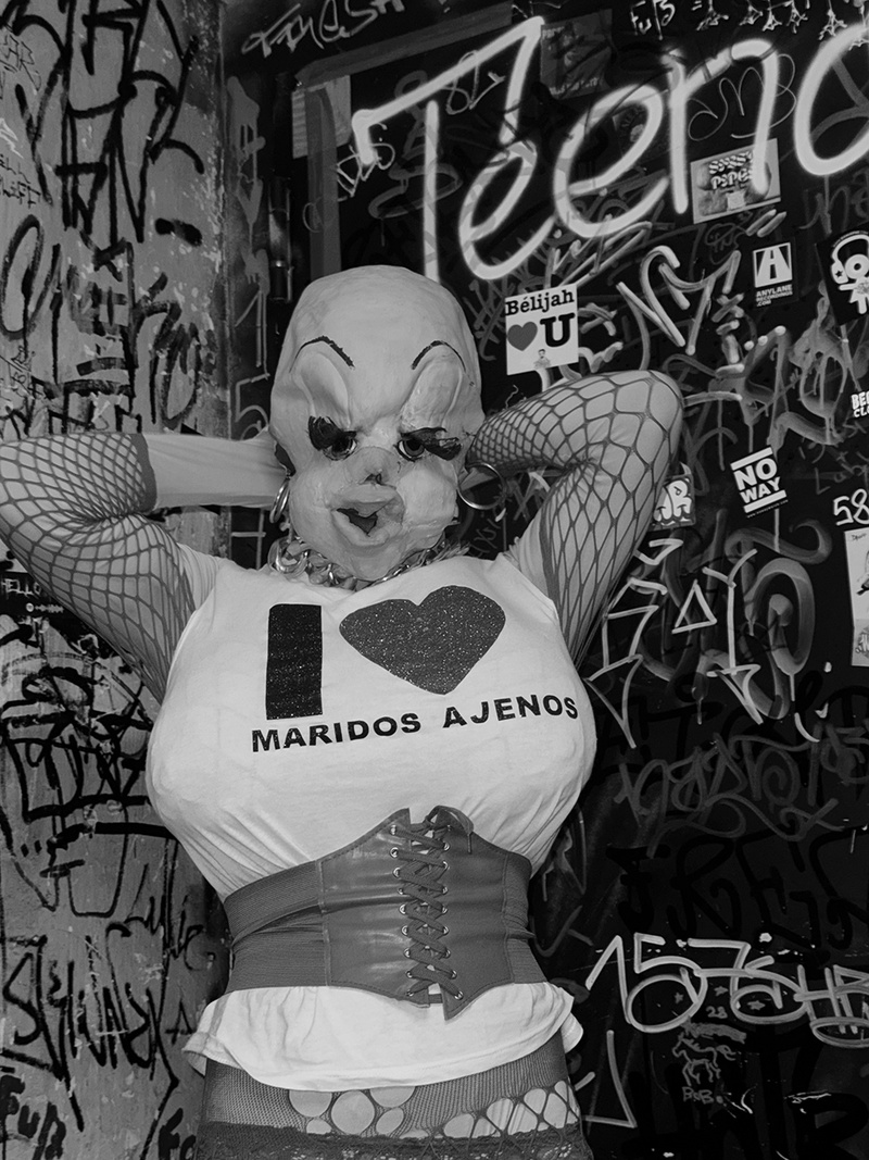 Brujería: Piolinda Marcela, Qlub Qimeras, K-Chulas