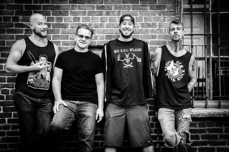 Ten Foot Pole (US) + Straightline (DE) + Hateful Monday (CH)