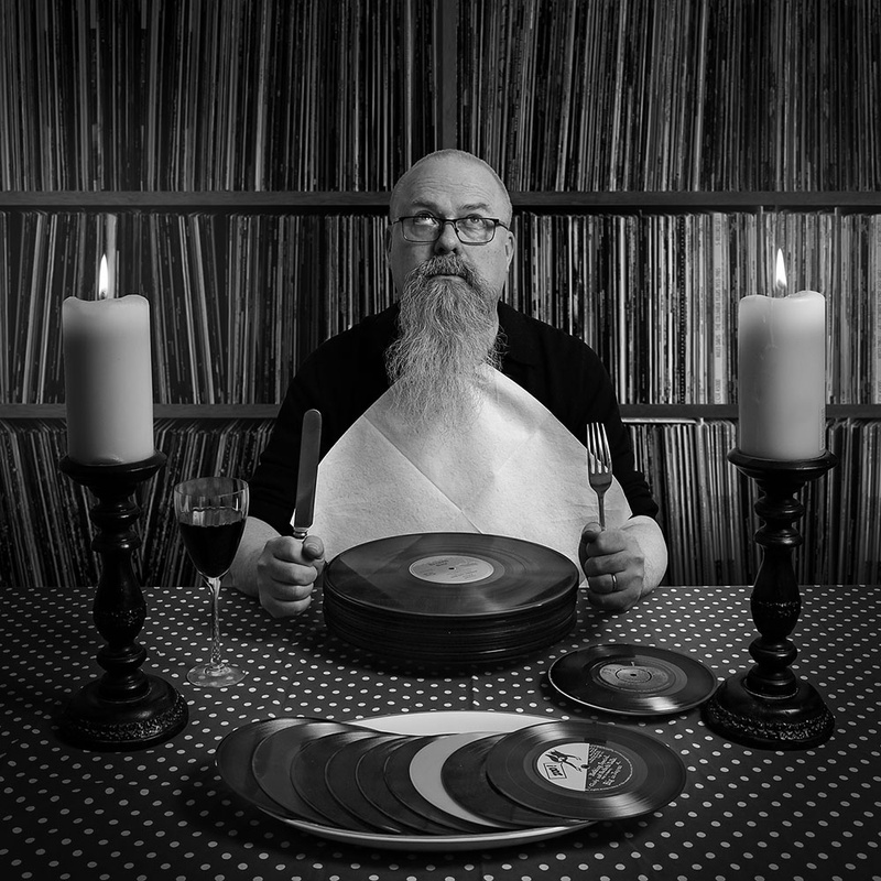 DÜSI CALLING «GESCHICHTEN, DIE DIE MUSIK SCHRIEB»