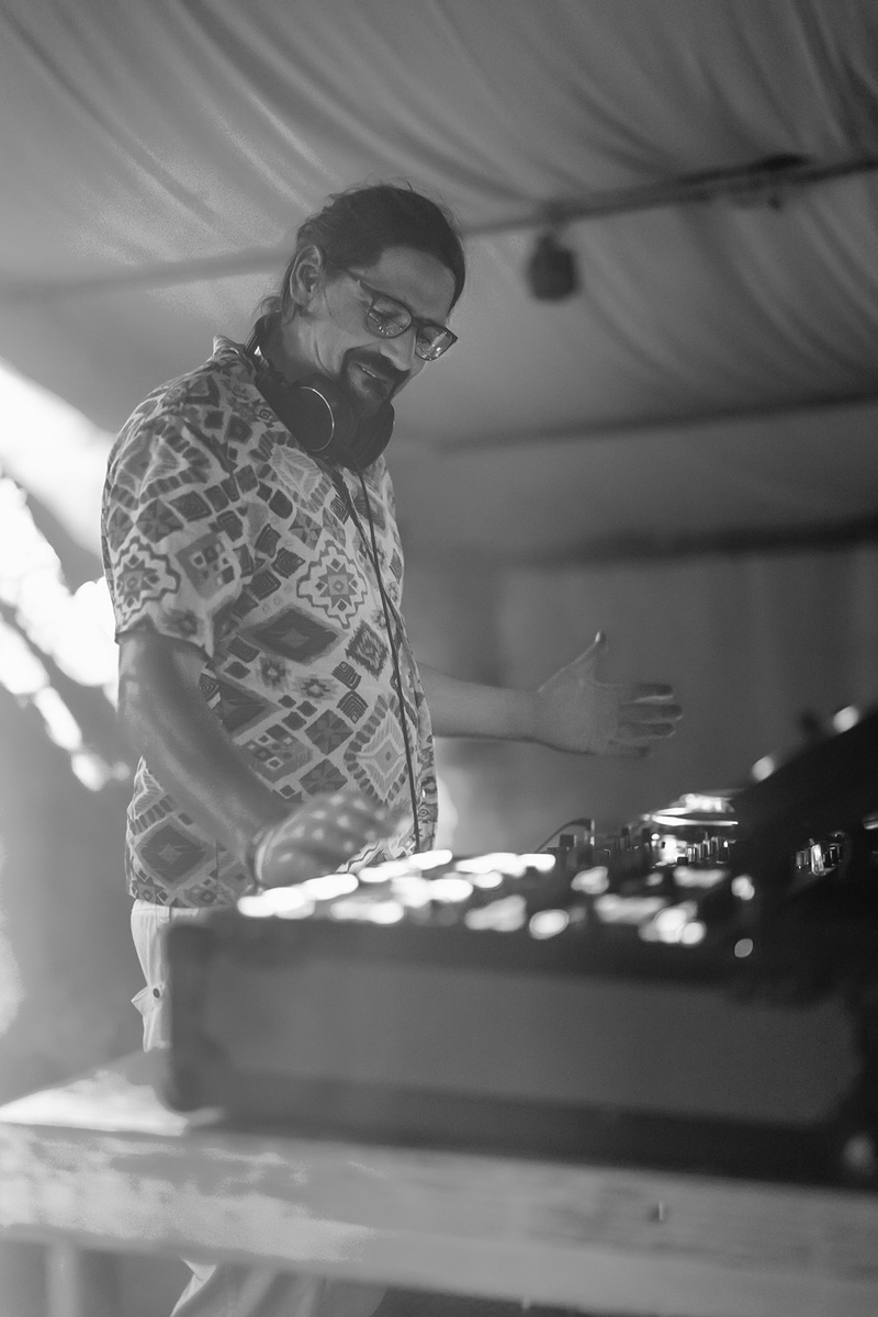 Electrodudes b2b Qquasi