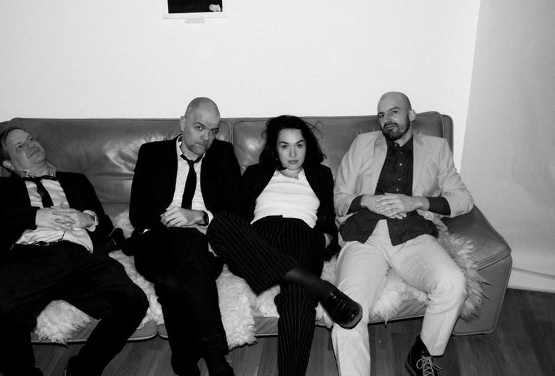Anna & Stoffner mit Membrez und Mantel