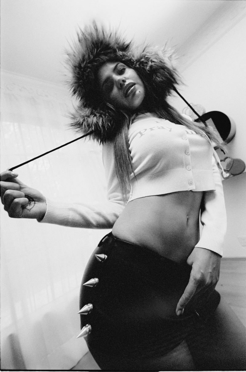 MS NINA (AR) + MARARA KELLY (CH/BR)