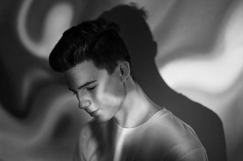 PETIT BISCUIT (FR) + TWO WAVES (CH)