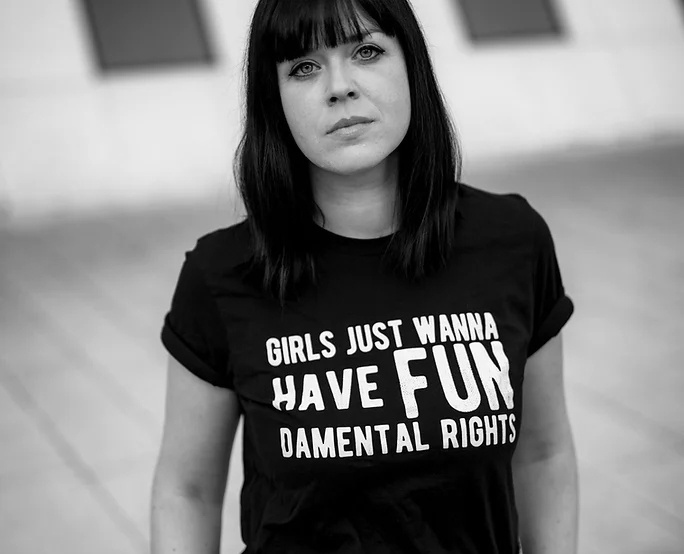 Feministischer Salon – Mareike Fallwickl: Wenn Frauen sich weigern, Care-Arbeit zu machen
