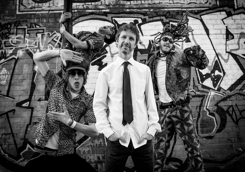 The Undercover Hippy (UK) / Deserto Parallax I Gaskessel Bern