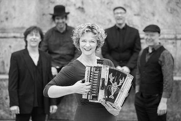 Zydeco Annie & Swamp Cats