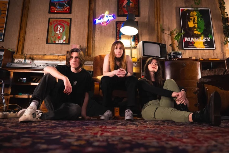 FloodHounds (UK) // The Wise Fools (CH)