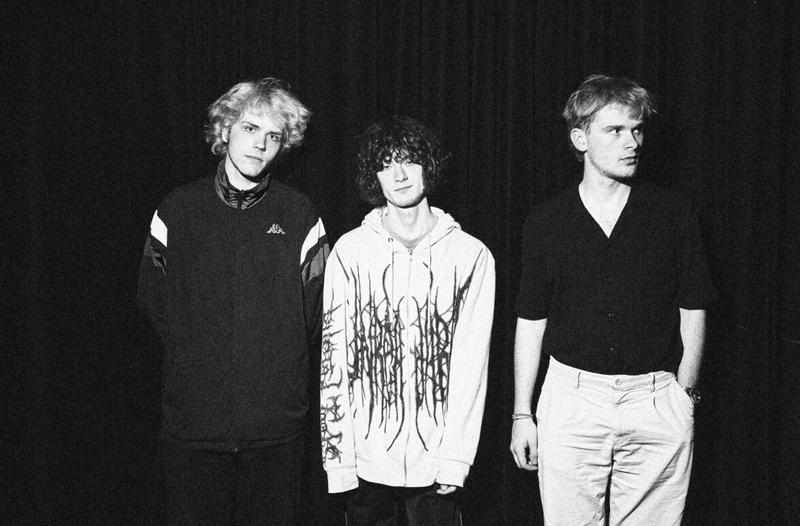 COLD TOUCH – VERNISSAGE (CH) + LEYLA (CH)