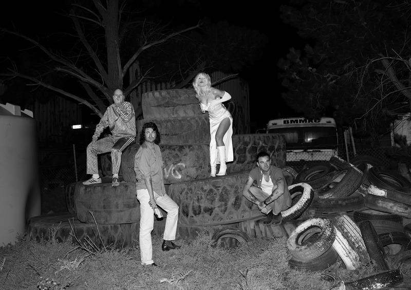 AMYL & THE SNIFFERS (AU) + PARTY DOZEN (AU)